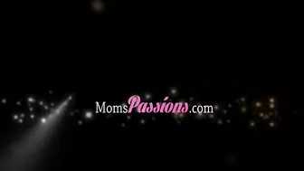 Elegant dame wants to thank admirer with sex in bedroom