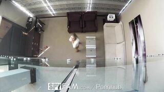 Guy nails lesbian stepsister and her girlfriend in gym