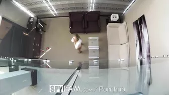 Guy nails lesbian stepsister and her girlfriend in gym