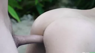 Hot brother sister XXX scene! Horny dude bangs his stepsis in the backyard