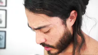 Long-haired dude gets a solid XXX blowjob from his naughty step sister