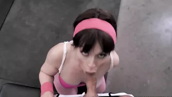 Kiara Edwards XXX on her knees, sucks cock in the gym.