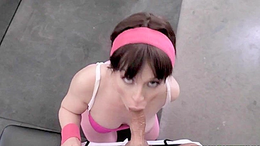 Kiara Edwards XXX on her knees, sucks cock in the gym.