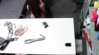 Jojo is blowing a XXX on her knees.