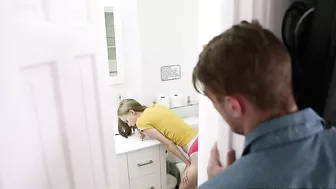 Tiny girl Alicia Williams receives XXX pleasure with cock in her mouth