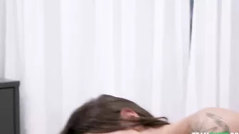 XXX model gets down on all fours and impresses the guy with hot sex