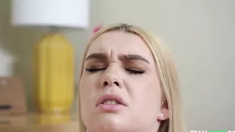 Chubby mom pleases natural blonde stepdaughter with XXX pussy licking