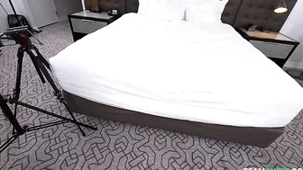 Blonde receives XXX jizz on face after nicely licking agent's balls