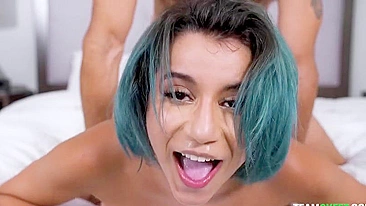 Lovely with green hair gives vagina to XXX lover and looks into camera