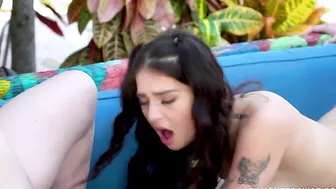 Guys gave money to each other's stepdaughter for group XXX humping Guys gave money to each other's stepdaughter for group XXX humping