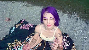 Purple-haired minx polishes friend's XXX cock outdoors by the lake