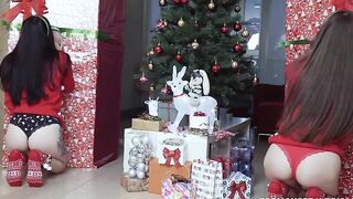 Besties celebrate Christmas by sucking dicks via XXX gloryholes