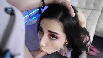 Cute Latina lassie polishes stepdad's XXX boner in the living room