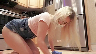Lecherous blonde flashes XXX tits and pussy when cleaning the house