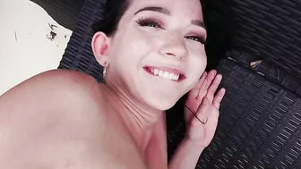 Chick fingers her asshole during intense XXX pussyfuck on the sunbed