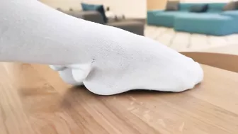 Horny male licks yummy XXX pussy of Asian girlfriend on the table