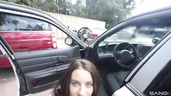 Luscious mom has no shame to take XXX boner into mouth outdoors