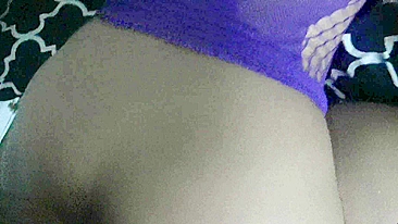 Stunning Arab mom in sexy outfit lures guy into XXX quickie using big ass