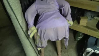 Arab mom invites lover to analyze her in XXX doggy inside the barn Arab mom invites lover to analyze her in XXX doggy inside the barn