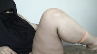 Masked Arab slut drives herself to XXX squirt using favorite sex toy Masked Arab slut drives herself to XXX squirt using favorite sex toy