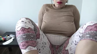 Chesty Arab mom is not shy to tease curious cameraman with her XXX feet Chesty Arab mom is not shy to tease curious cameraman with her XXX feet