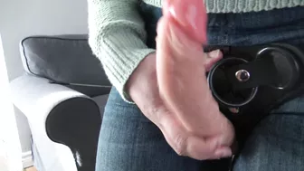 Hot Arab wife in hijab plays with XXX strapon being alone at home