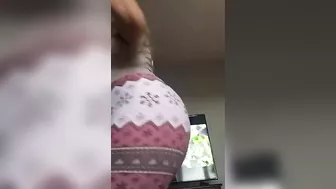 Excited Arab mom in blond wig dances and displays her big XXX booty