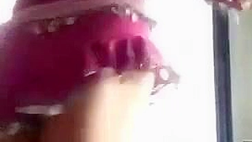 Arab mom in sexy outfit performs unforgettable XXX dance on camera