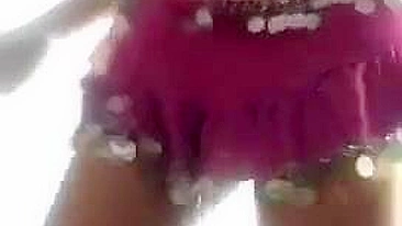 Arab mom in sexy outfit performs unforgettable XXX dance on camera
