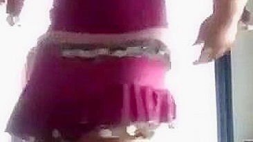 Arab mom in sexy outfit performs unforgettable XXX dance on camera