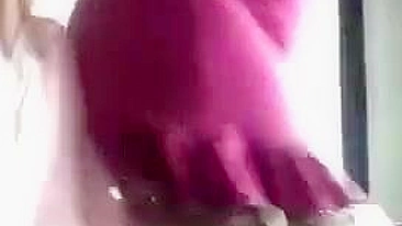 Arab mom in sexy outfit performs unforgettable XXX dance on camera