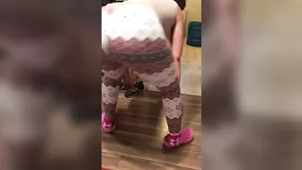 Excited Pakistani mom shakes her big XXX booty in front of the camera