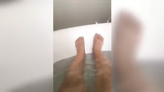 Naughty egyptian mom demonstrates XXX legs while relaxing naked in bath