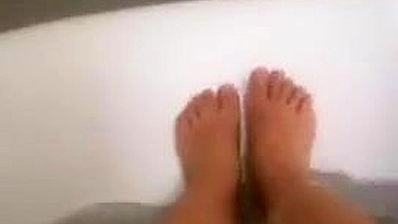 Naughty egyptian mom demonstrates XXX legs while relaxing naked in bath