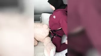 Arab mom with XXX strapon enjoys improvised fuck with teddy bear