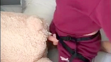 Arab mom with XXX strapon enjoys improvised fuck with teddy bear