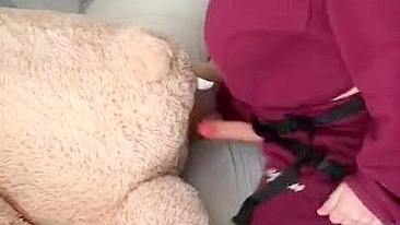 Arab mom with XXX strapon enjoys improvised fuck with teddy bear