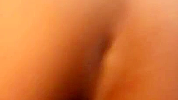 Arab mom gets on all fours inviting guy to fuck her in XXX doggy