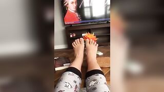 Naughty iranian girl displays her XXX feet while chilling in living room