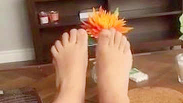 Naughty iranian girl displays her XXX feet while chilling in living room