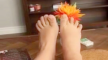 Naughty iranian girl displays her XXX feet while chilling in living room