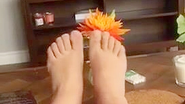 Naughty iranian girl displays her XXX feet while chilling in living room