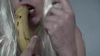 Playful blonde Arab mom seductively worships XXX banana in ASMR video