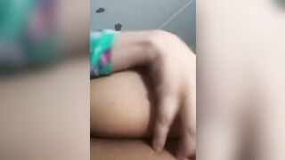 Hot Arab mom seductively spanks own juicy XXX booty in front of the cam