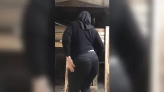 Mom in hijab seductively dances showing off her round XXX booty