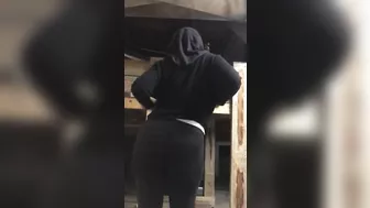 Mom in hijab seductively dances showing off her round XXX booty