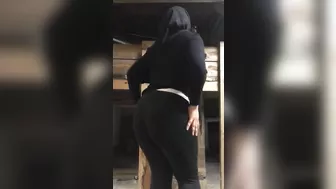 Mom in hijab seductively dances showing off her round XXX booty