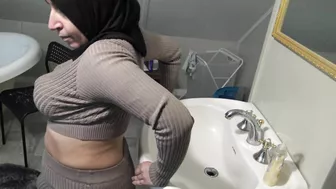 Naughty Atab Egyptian mom sneaks in the bath to show XXX jugs and sweet pussy