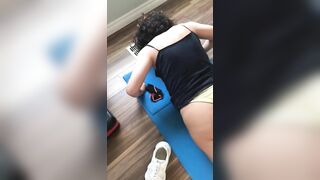 Muslim mom with big XXX booty does workout dressed in yellow thong