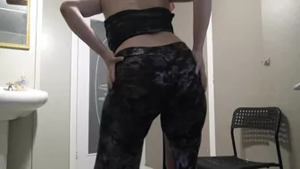 Curvy Arab Egypt mom helps viewers empty balls via XXX belly dance